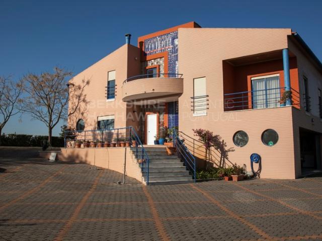 Moradia isolada T8 em local sossegado, Oeste