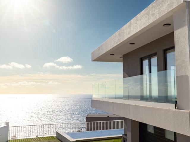 Moradia Isolada V3 com piscina e vista mar desafogada em Ribamar Ericeira 5km