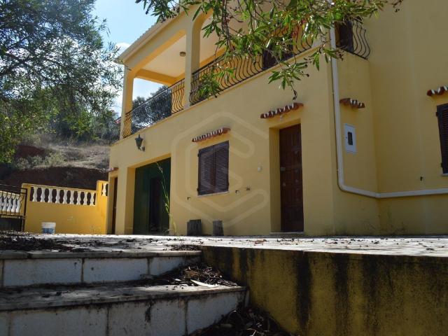 Moradia isolada V3 de 2 pisos, Alte, Algarve 228m² Alte