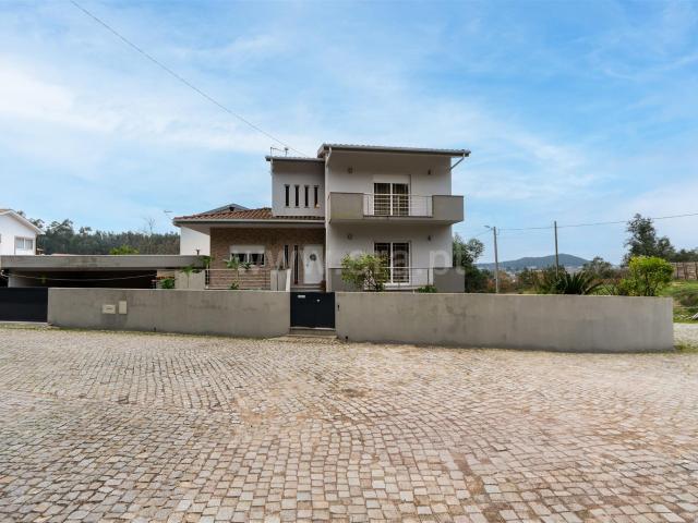 Moradia isolada V3 em Baltar, Paredes 170m² Baltar