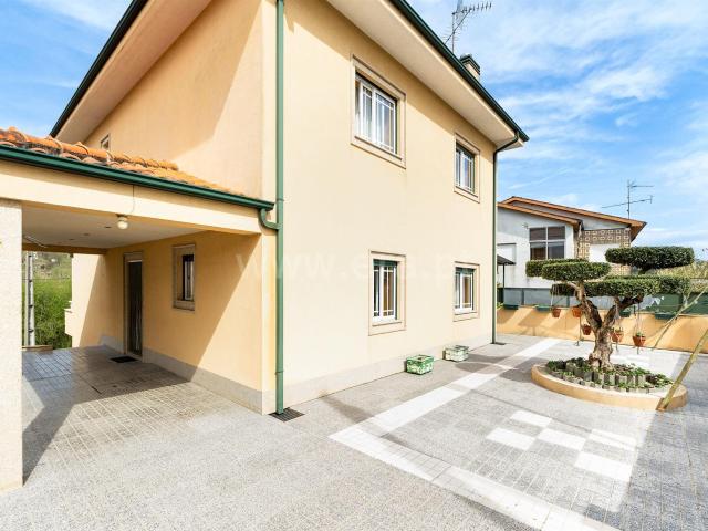Moradia Isolada V3 em Novelas, Penafiel 146m² Lodares