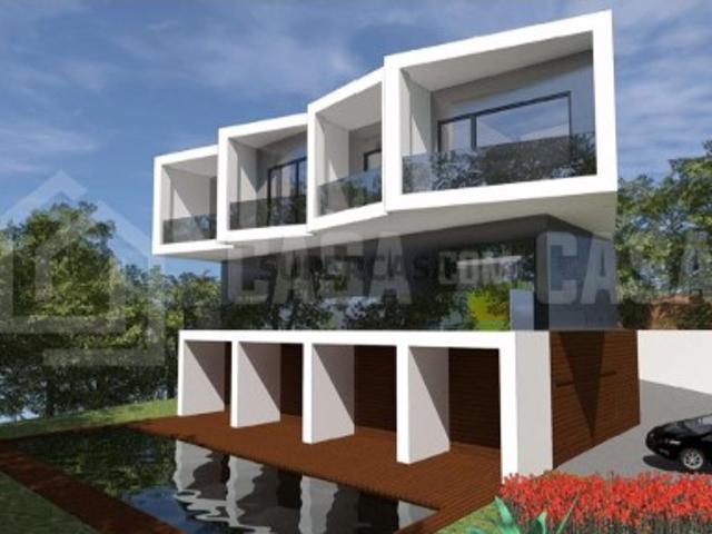 Moradia Isolada V4+1 em S. Salvador