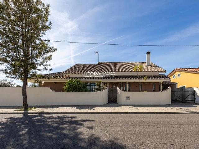 Moradia Isoloada T3+1 em Portalegre com piscina
