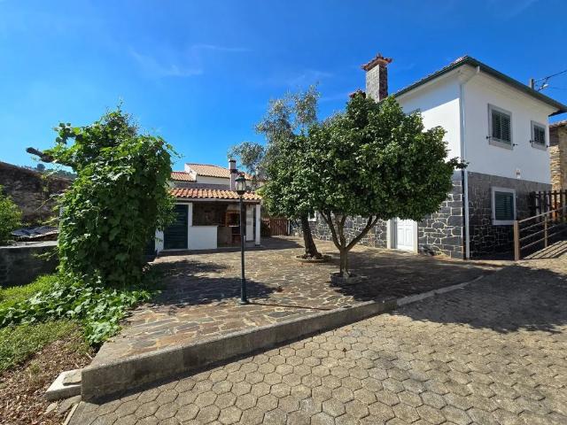 Moradia junto à água pronta a habitar onde a tranquilidade. 232m² Pedrógão Grande