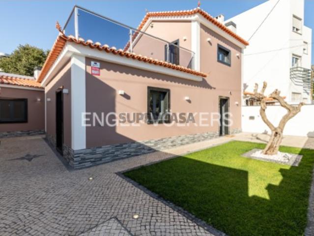Moradia T2+2 com Vista Oceânica na Serenidade de São Domingos de Rana
