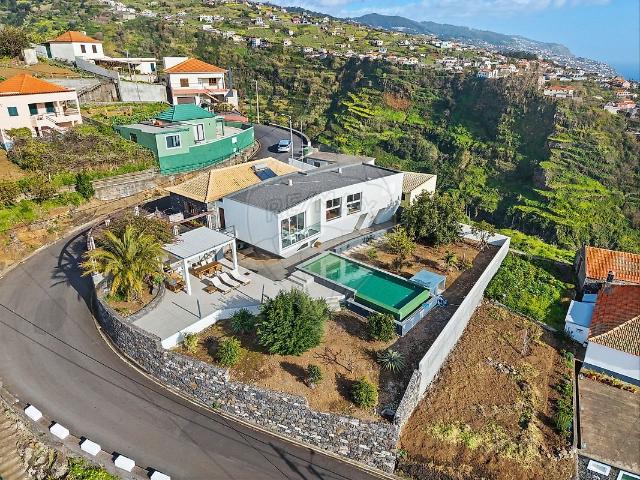 Moradia luxuosa T3 +2 para venda na aprazível Ponta Do Sol 295m² Ponta Do Sol