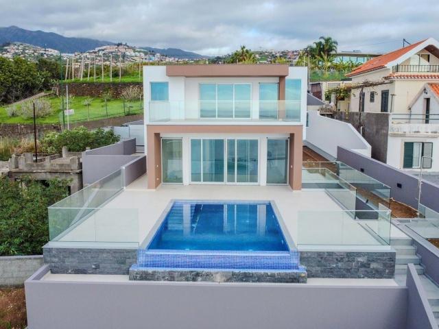 Moradia Luxury T3 São Martinho | Design Contemporâneo e Vist. 431m² São Martinho