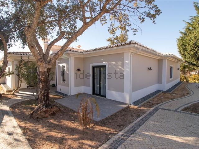 Moradia, Lagoa e Carvoeiro