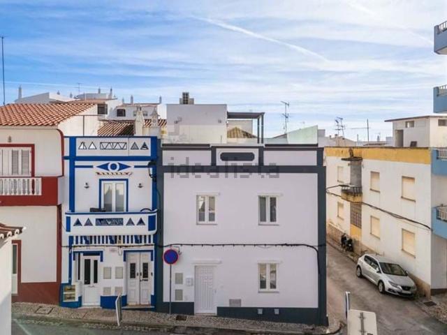 Moradia, Lagoa e Carvoeiro