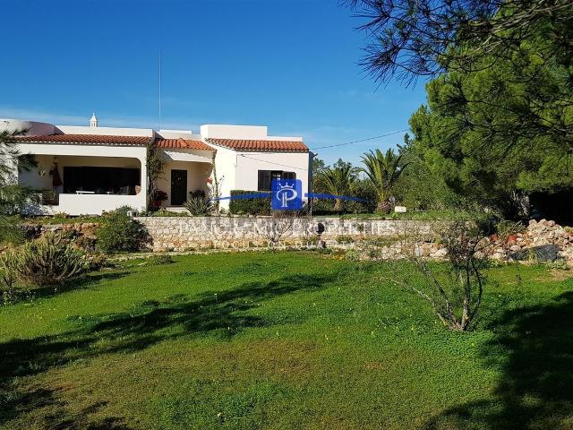 Moradia, Lagoa e Carvoeiro