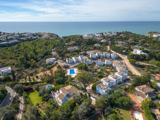 Moradia, Lagoa e Carvoeiro