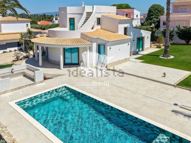 Moradia, Lagoa e Carvoeiro