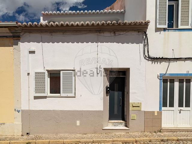 Moradia, Lagoa e Carvoeiro