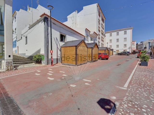 Moradia, Lagoa e Carvoeiro