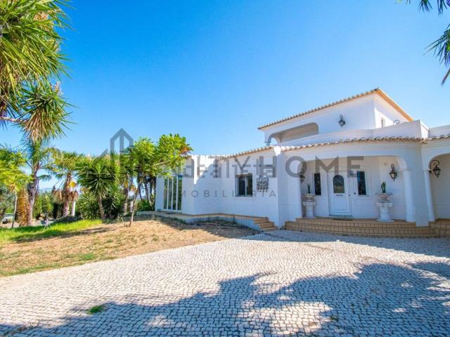 Moradia, Lagoa e Carvoeiro