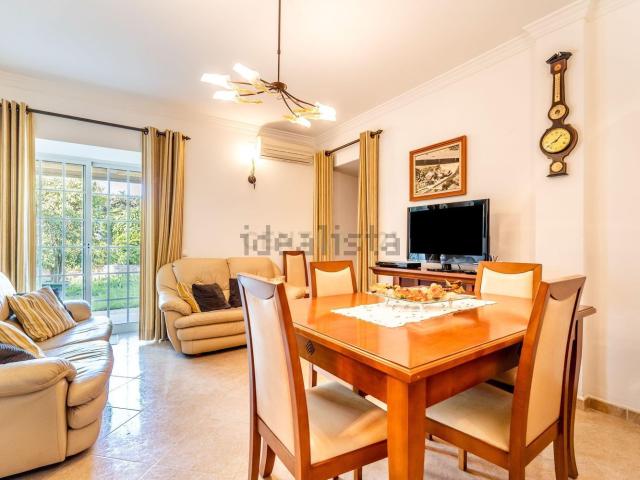 Moradia, Lagoa e Carvoeiro