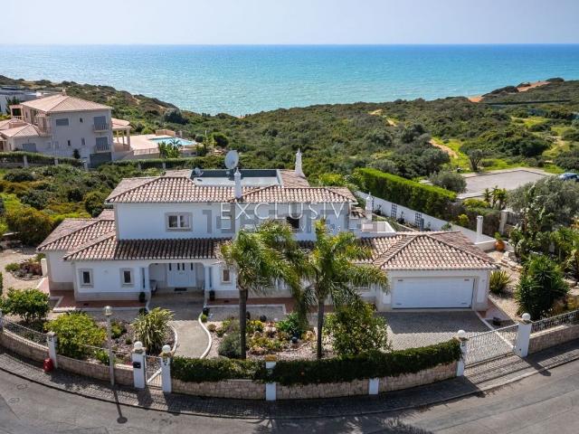 Moradia, Lagoa e Carvoeiro