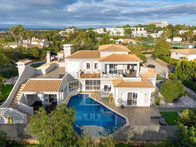 Moradia, Lagoa e Carvoeiro
