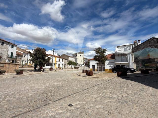 Moradia Ladoeiro