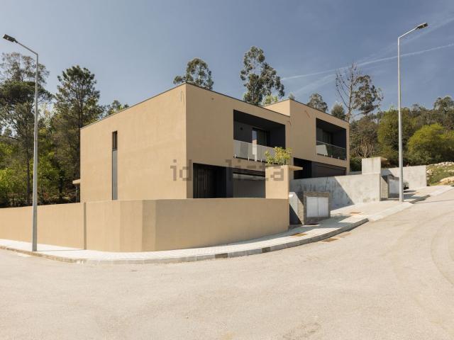 Moradia, Lanhoso
