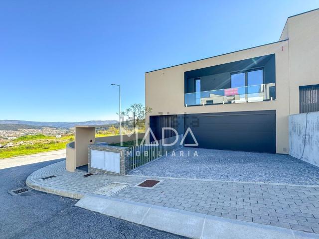 Moradia, Lanhoso