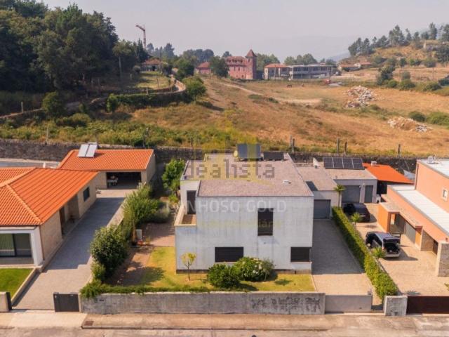 Moradia, Lanhoso