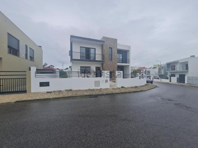 Moradia, Laranjeiro e Feijó