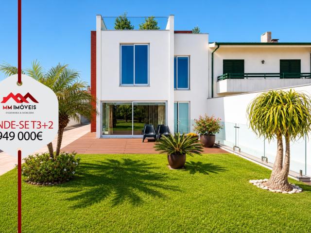 Moradia Lavra | Terraço Panorâmico Vista Mar | Jardins | Closet | Anexos | Garagem