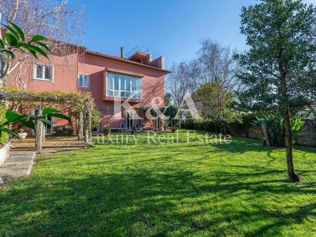 Moradia localizada na Foz Velha, numa zona tranquila e rode. 502m² Aldoar, Foz do Douro e Nevogilde