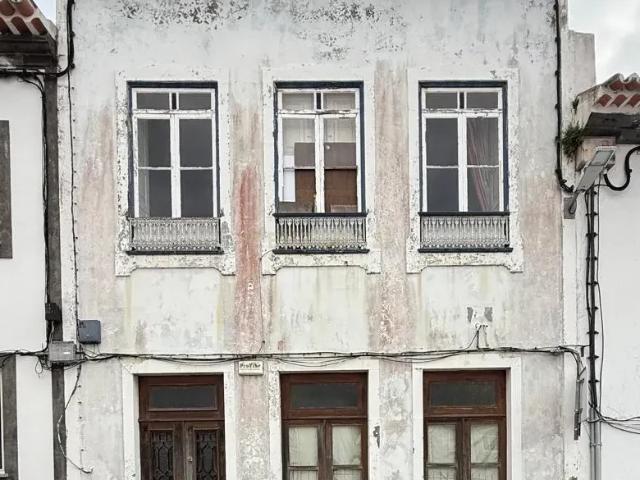 Moradia localizada na histórica cidade de Angra do Heroísmo