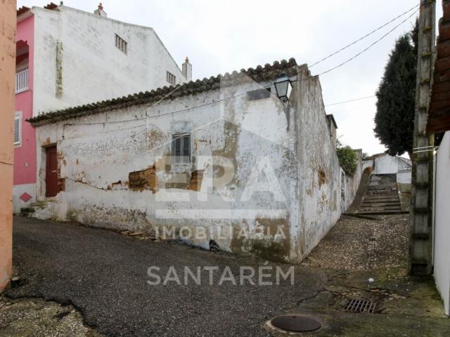 Moradia, Logradouro e Quintal
