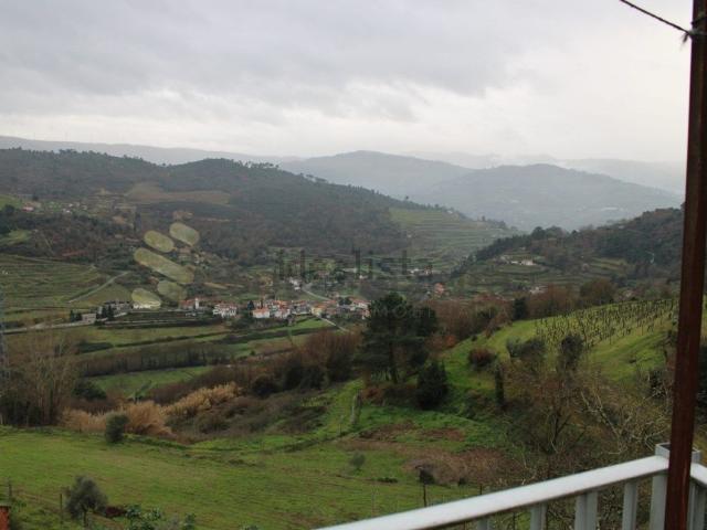 Moradia, Loivos da Ribeira e Tresouras
