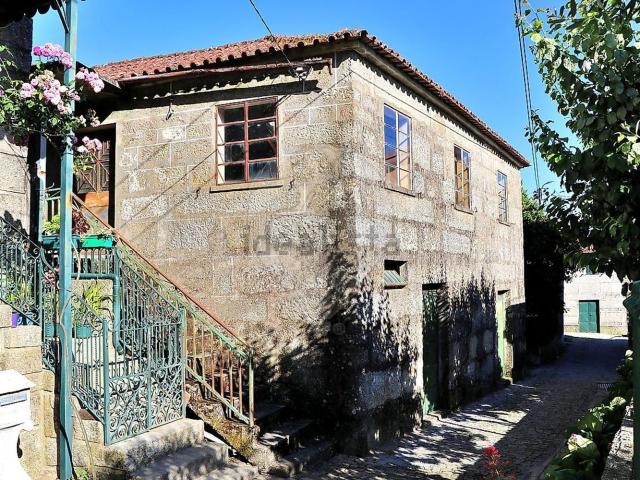 Moradia, Loivos da Ribeira e Tresouras