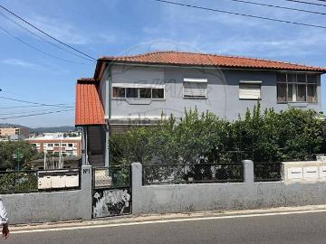 Moradia, Lomar e Arcos