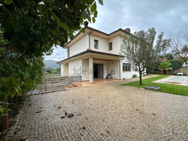 Moradia, Lomar e Arcos