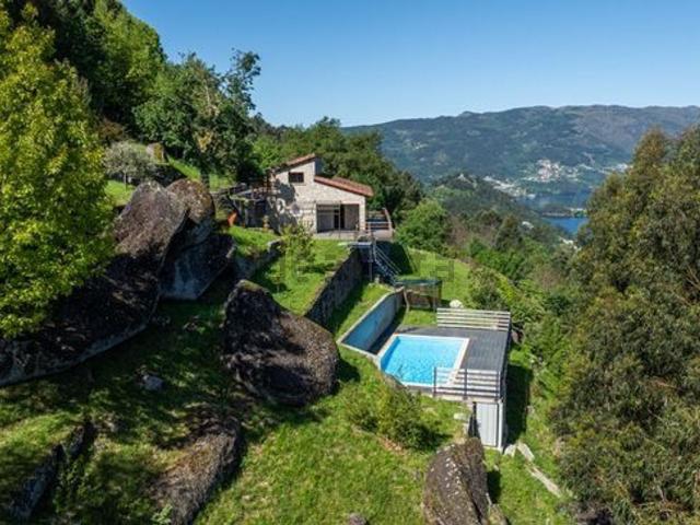 Moradia, Louredo