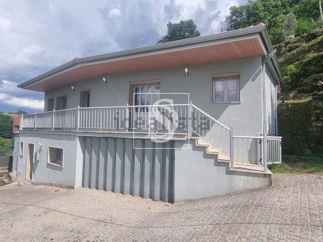 Moradia, Louredo