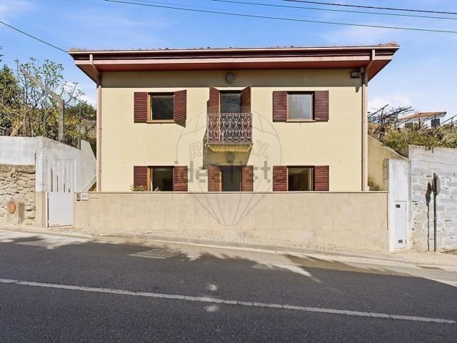Moradia, Louredo