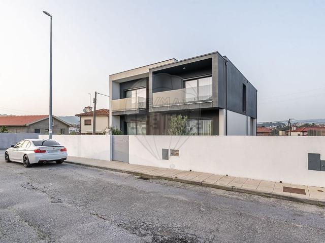 Moradia, Loureira