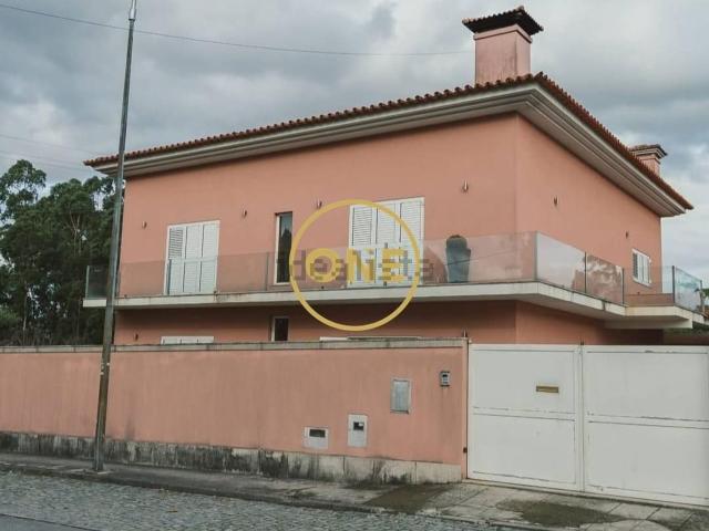 Moradia, Lousado