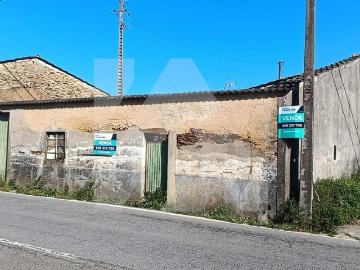 Moradia p/ reabilitar Arada