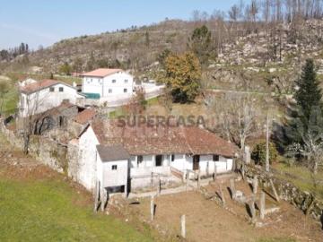 Moradia p/ Reconstruir em Arcas Mões