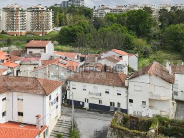 Moradia p/ Restaurar em Vildemoinhos
