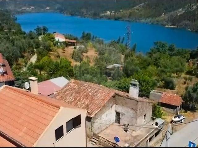 Moradia, Dornes