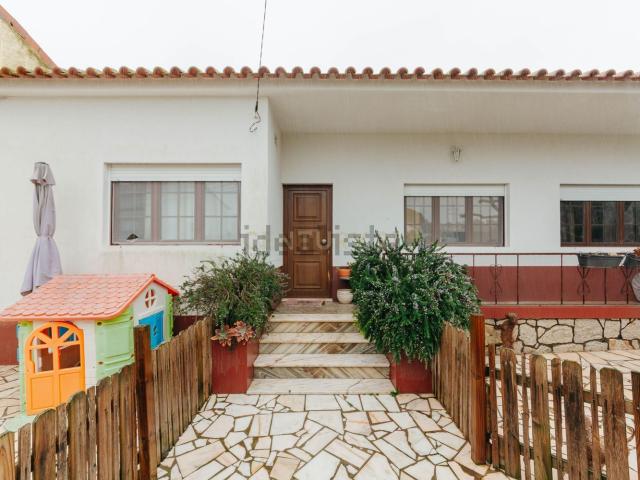 Moradia, Palhais e Coina