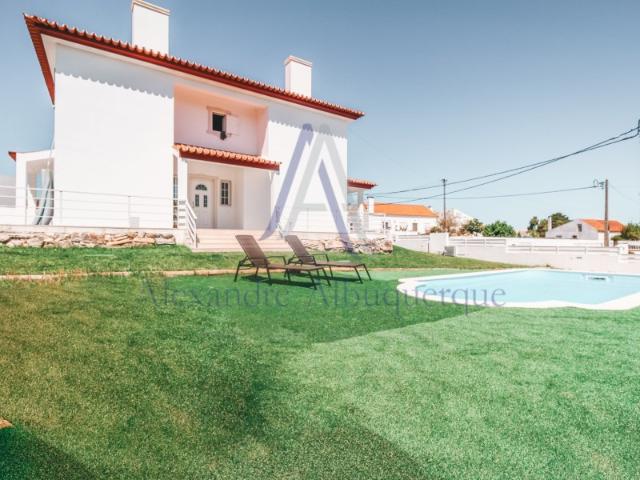 Moradia para Arrendamento V3 no Concelho de Sesimbra com Piscina