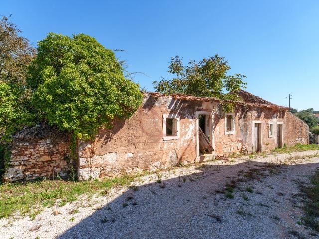 Moradia para demolir ou reconstruir em São Mamede, Batalha. 0m² São Mamede