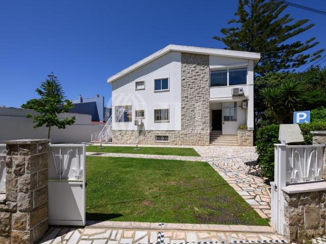 Moradia para reabilitação 0m² Carcavelos e Parede