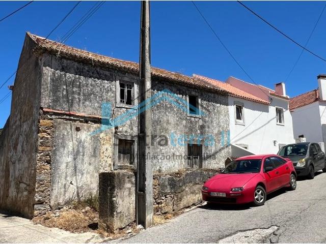 Moradia para reabilitação no Carvalhal, Cheleiros, Mafra