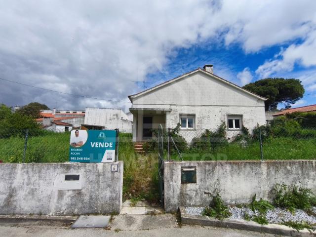 Moradia para reabilitar com 800m2 de Terreno